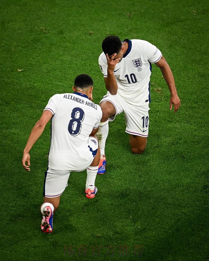 西媒:阿诺德想要效仿贝林厄姆走出舒适才拒红军 西媒:阿诺德想要效仿贝林厄姆走出舒适才拒红军